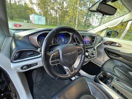 Chrysler Pacifica 2017s