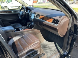 Volkswagen Touareg 2011s