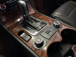 Volkswagen Touareg 2011s
