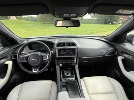 Jaguar F Pace 2016s