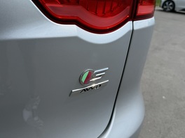 Jaguar F Pace 2016s