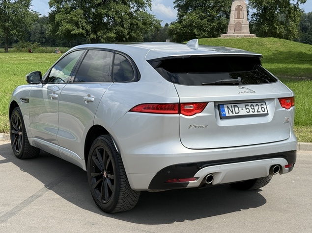 Jaguar F Pace 2016 