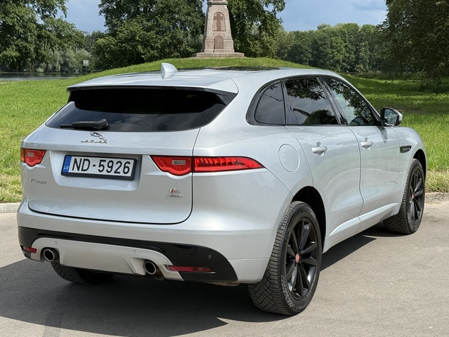 Jaguar F Pace 2016 