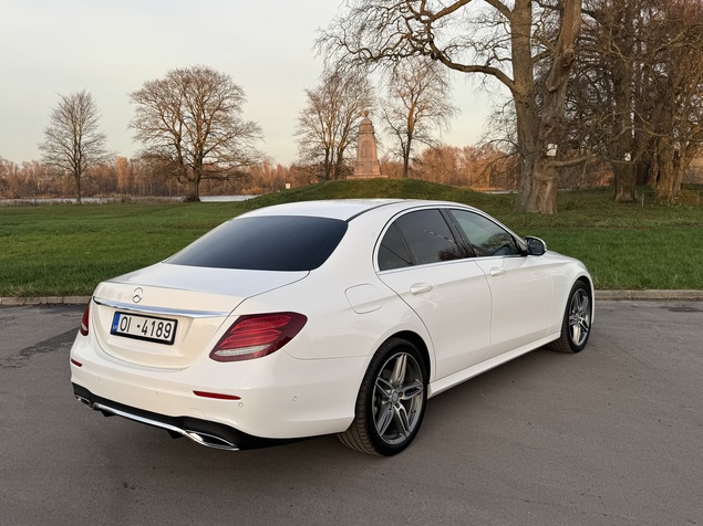 Mercedes-Benz 220 2016 