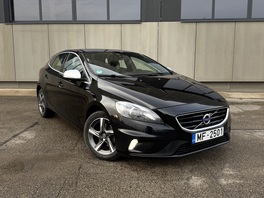 Volvo V40 2015s