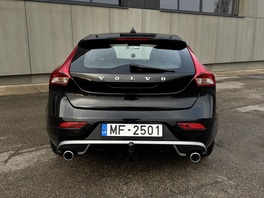 Volvo V40 2015s