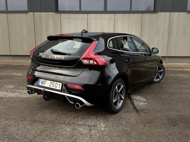 Volvo V40 2015 