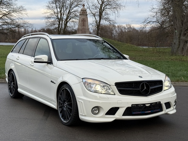 Mercedes-Benz C63 AMG 2009 