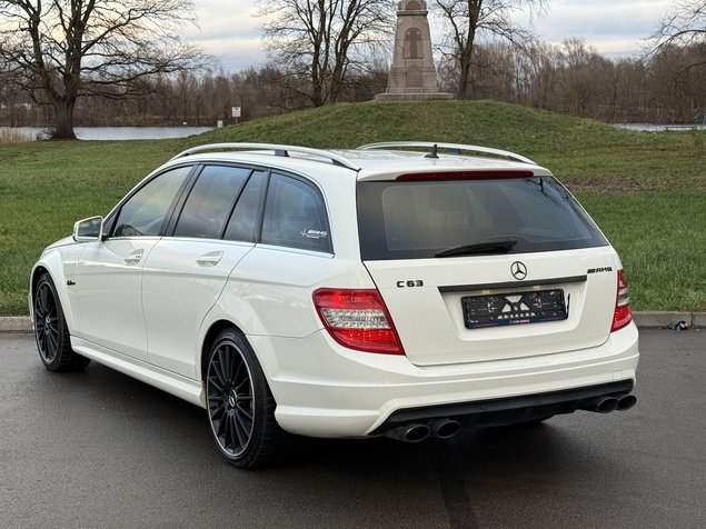 Mercedes-Benz C63 AMG 2009 