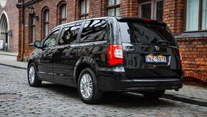 Lancia Voyager 2014s