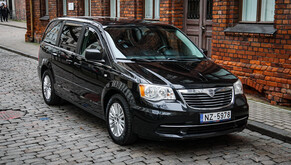 Lancia Voyager 2014s