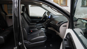 Lancia Voyager 2014s