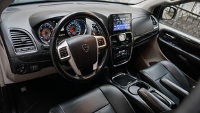 Lancia Voyager 2014s