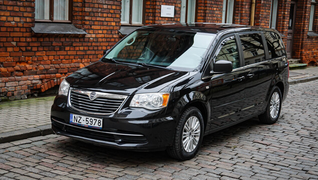 Lancia Voyager 2014 