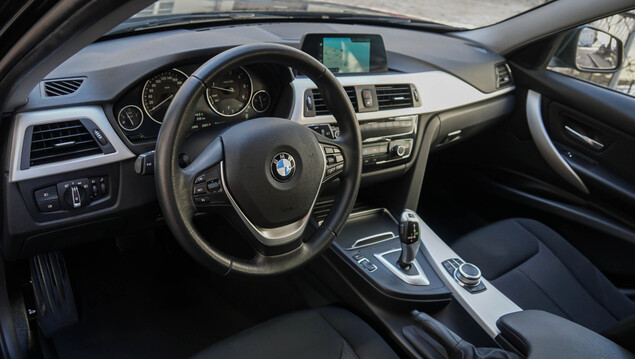 BMW 320 2018 