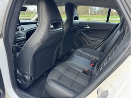 Mercedes-Benz CLA 180 2018s