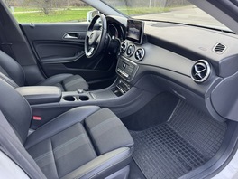 Mercedes-Benz CLA 180 2018s