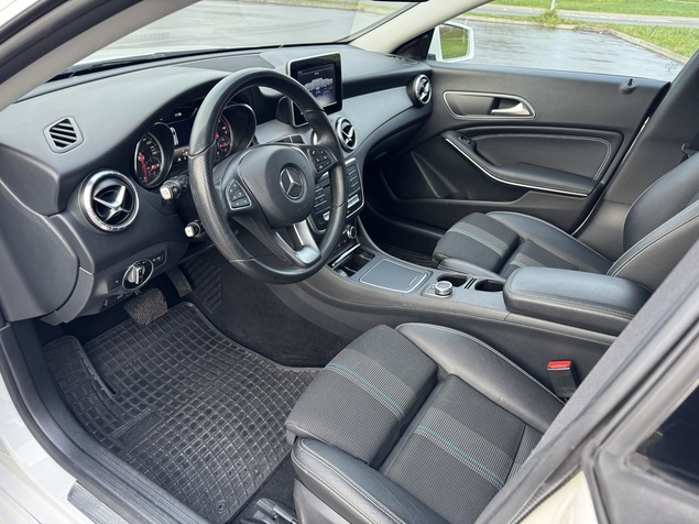 Mercedes-Benz CLA 180 2018 