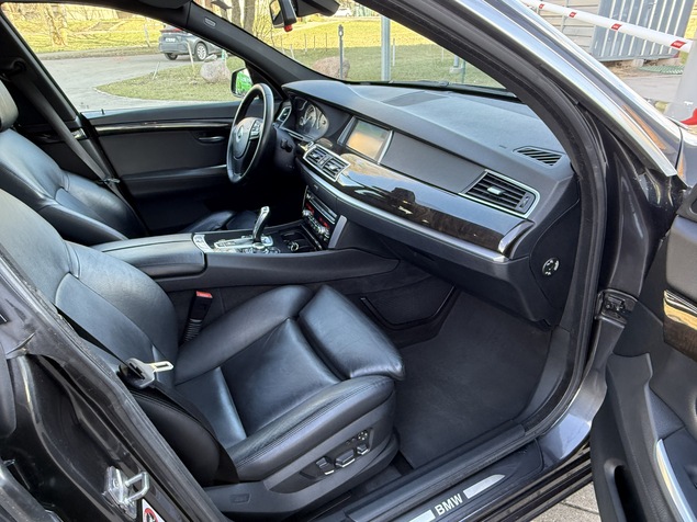 BMW 530 2010 