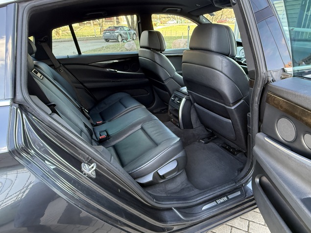 BMW 530 2010 