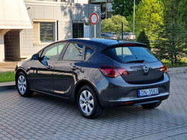 Opel Astra 2014s