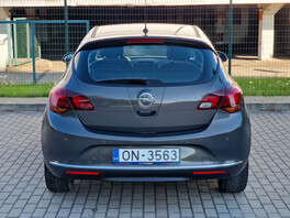 Opel Astra 2014s