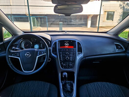 Opel Astra 2014s