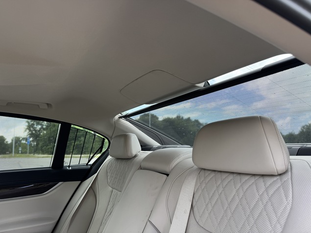 BMW 750 2017 