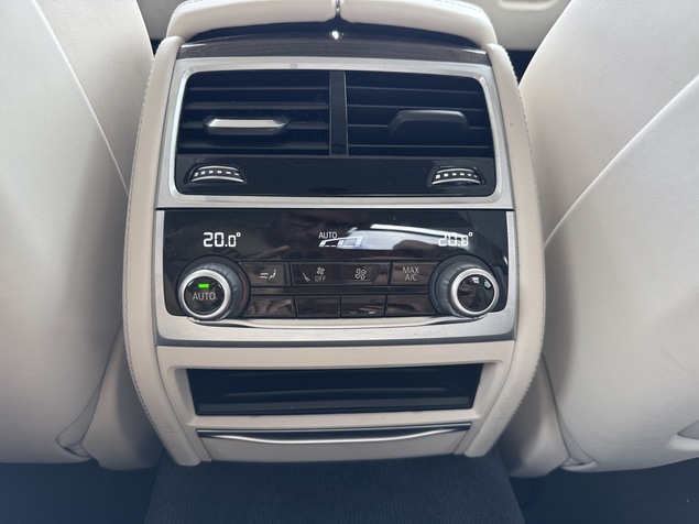 BMW 750 2017 