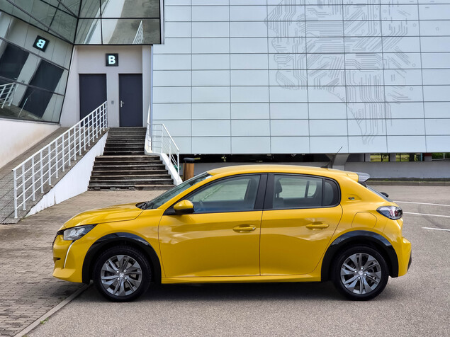 Peugeot 208 2021 