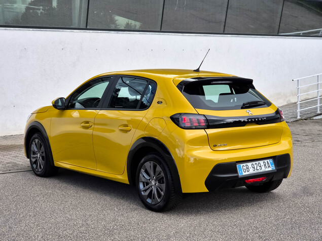 Peugeot 208 2021 