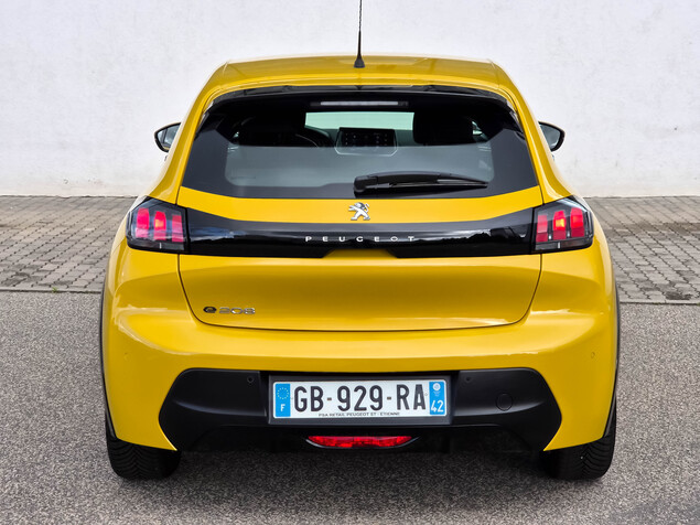Peugeot 208 2021 