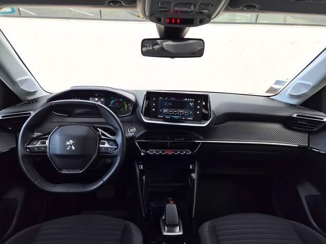 Peugeot 208 2021 