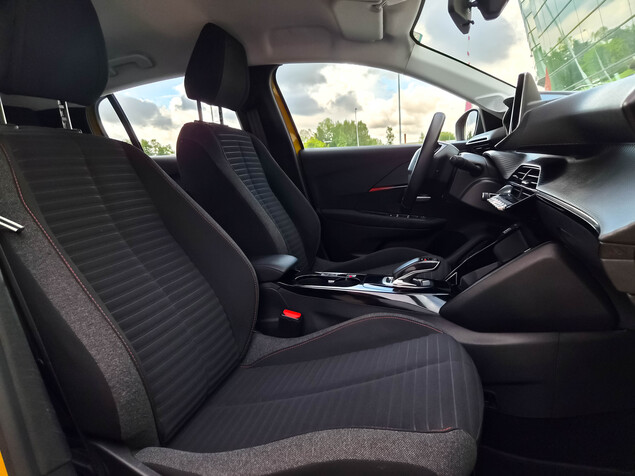 Peugeot 208 2021 