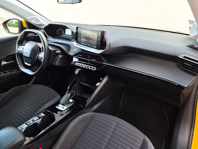 Peugeot 208 2021 