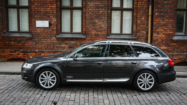 Audi A6 Allroad 2011 