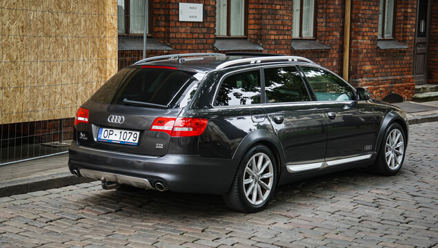 Audi A6 Allroad 2011 