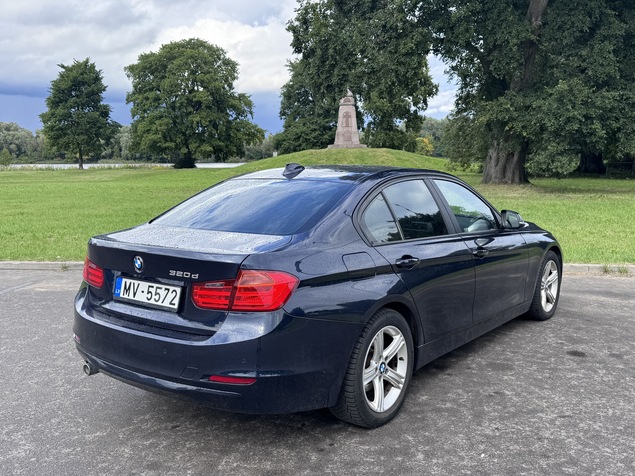 BMW 320 2014 