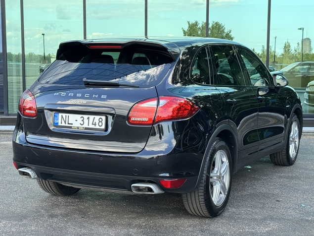 Porsche Cayenne 2011 
