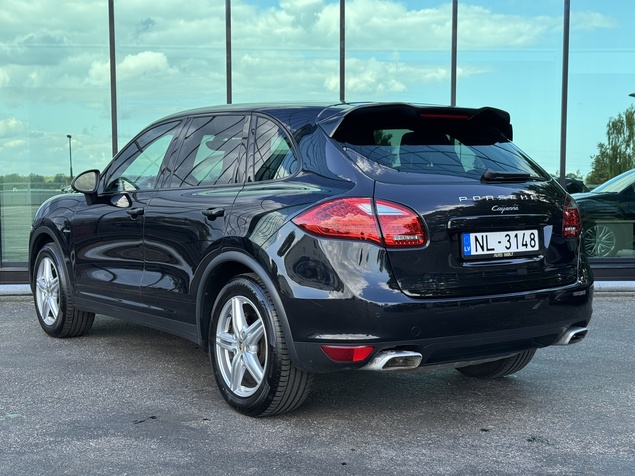 Porsche Cayenne 2011 