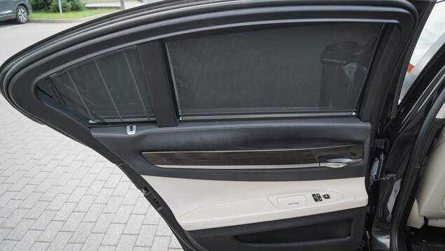 BMW 740 2011 