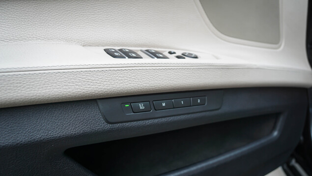 BMW 740 2011 
