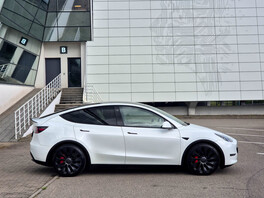 Tesla Model Y 2022s