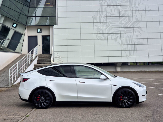 Tesla Model Y 2022 